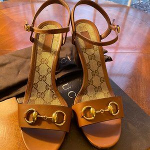 GUCCI SANDALS - Horse bit detail Size 40 Block heel